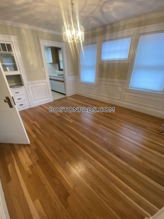 Boston - $2,600 /mo