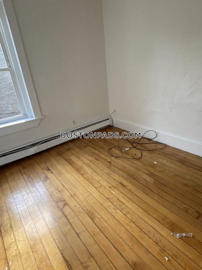 Boston - $3,200 /mo