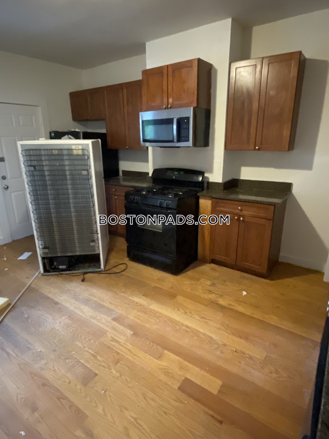 Boston - $3,200 /mo