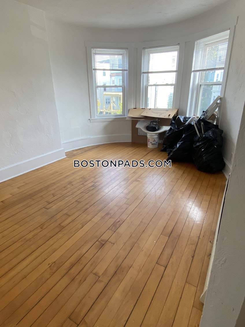 Boston - $3,550 /month