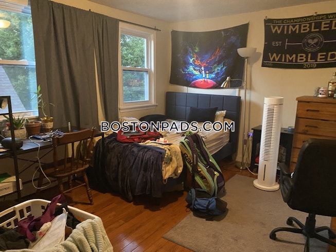 Somerville - $2,700 /mo