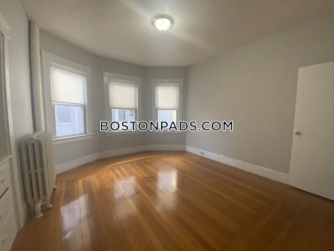 Boston - $2,375 /mo