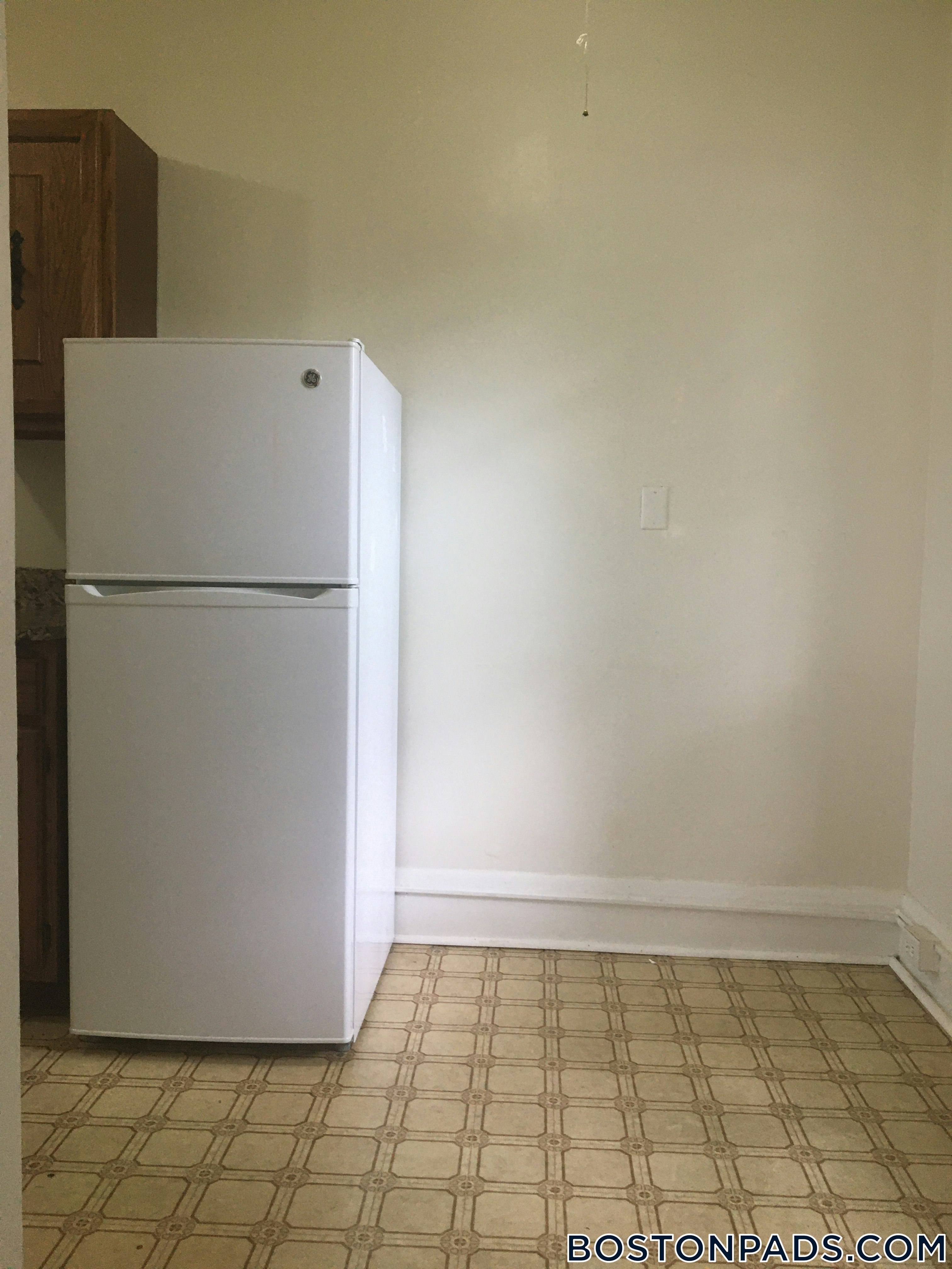 Malden - $2,050