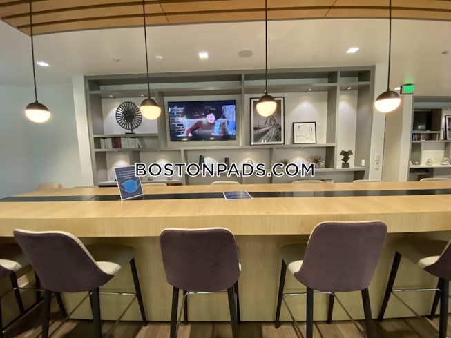 Boston - $4,880 /mo