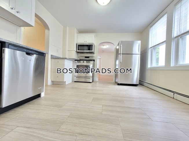 Boston - $3,300 /mo