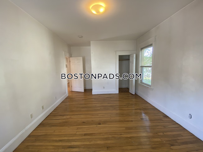 Boston - $3,600 /mo