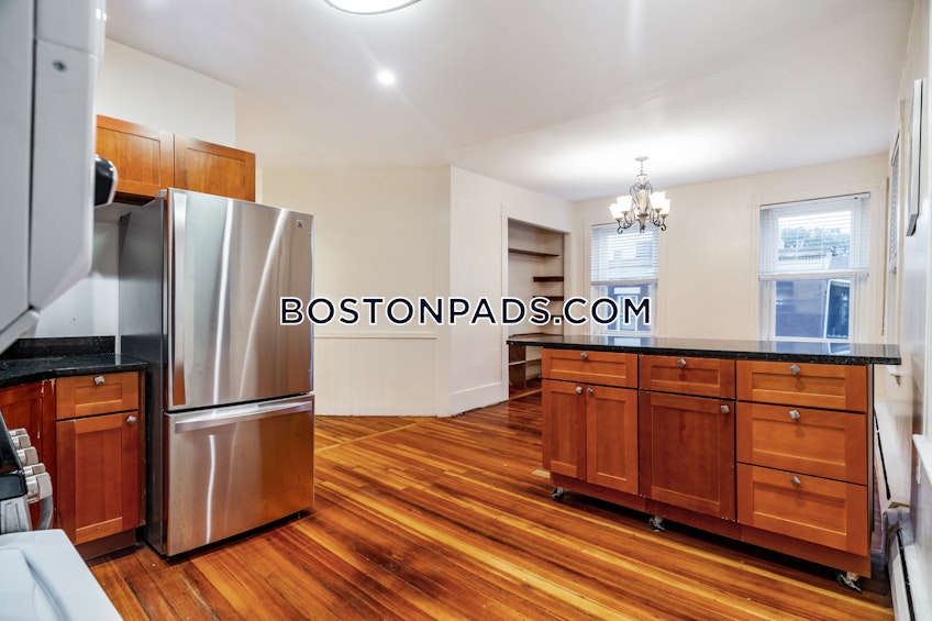 Boston - $4,230 /month