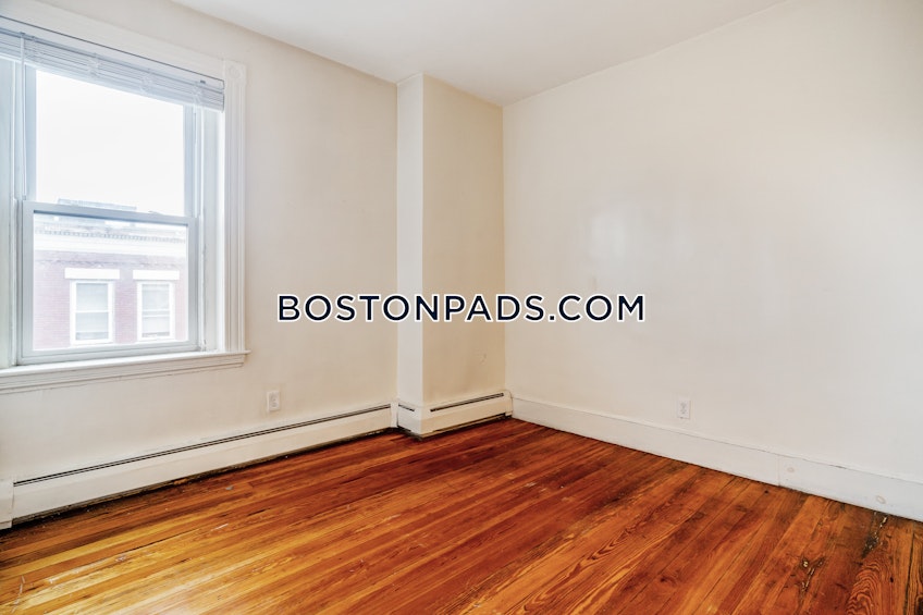 Boston - $4,230 /month