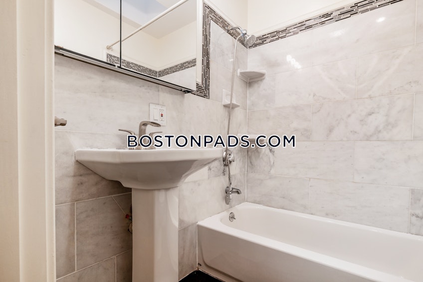 Boston - $4,230 /month