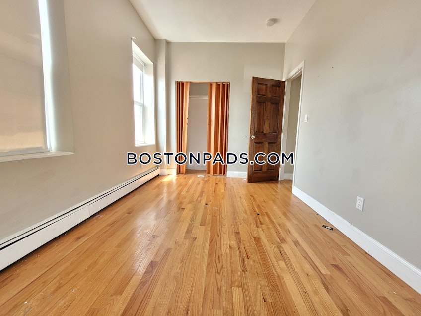 Boston - $3,250 /month