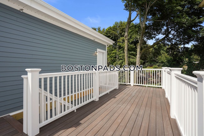 Boston - $5,550 /mo