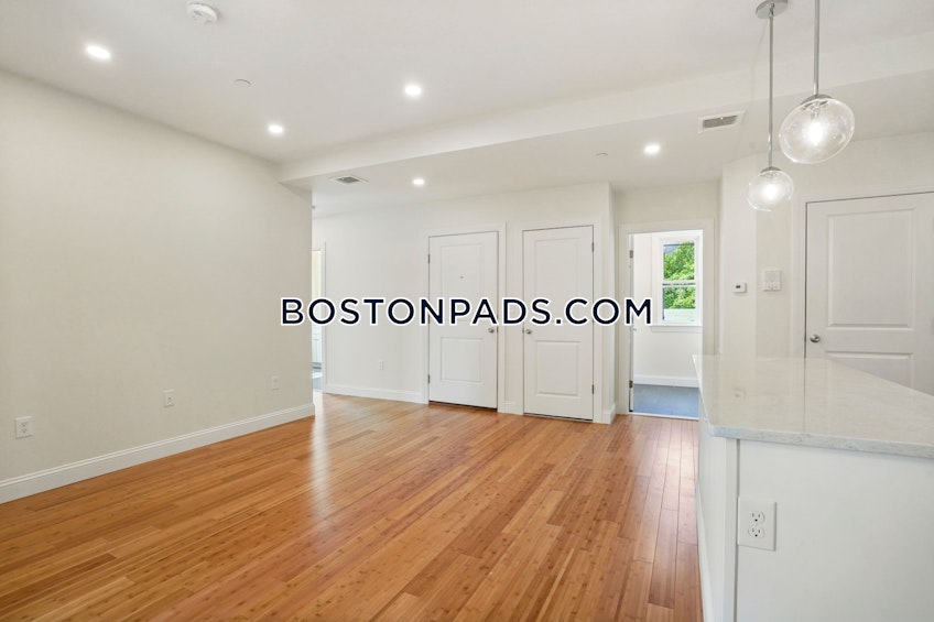 Boston - $5,550 /month