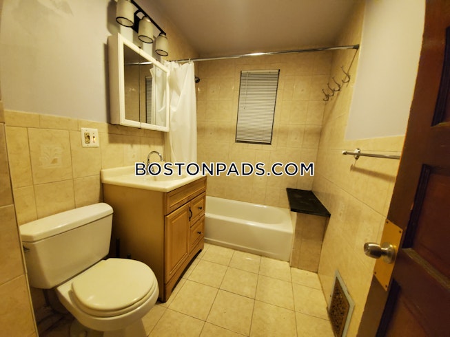 Boston - $2,600 /mo