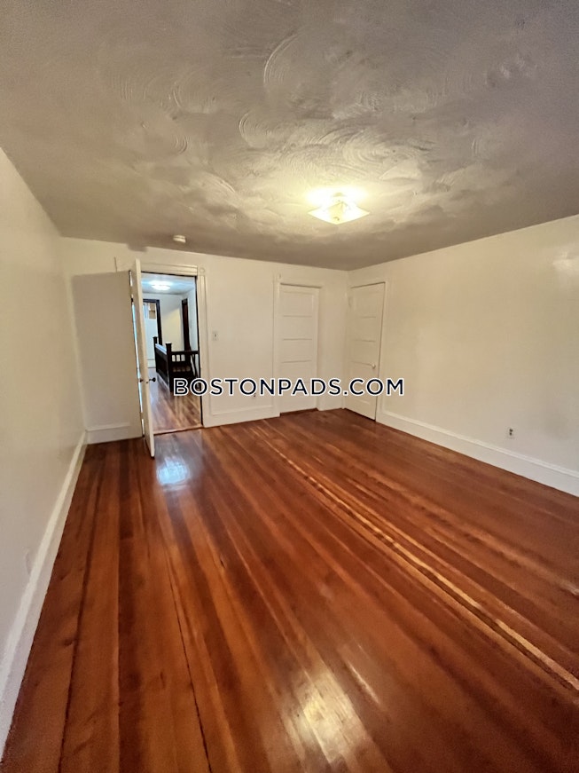 Boston - $2,800 /mo