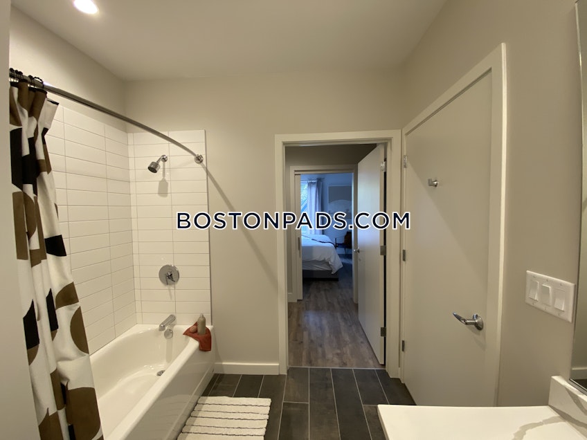 Boston - $4,132 /month