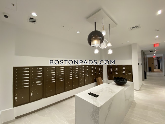 Boston - $4,003 /mo