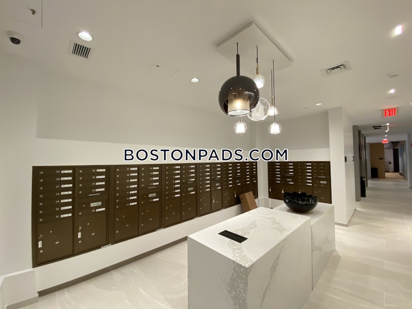 Boston - $4,132 /month