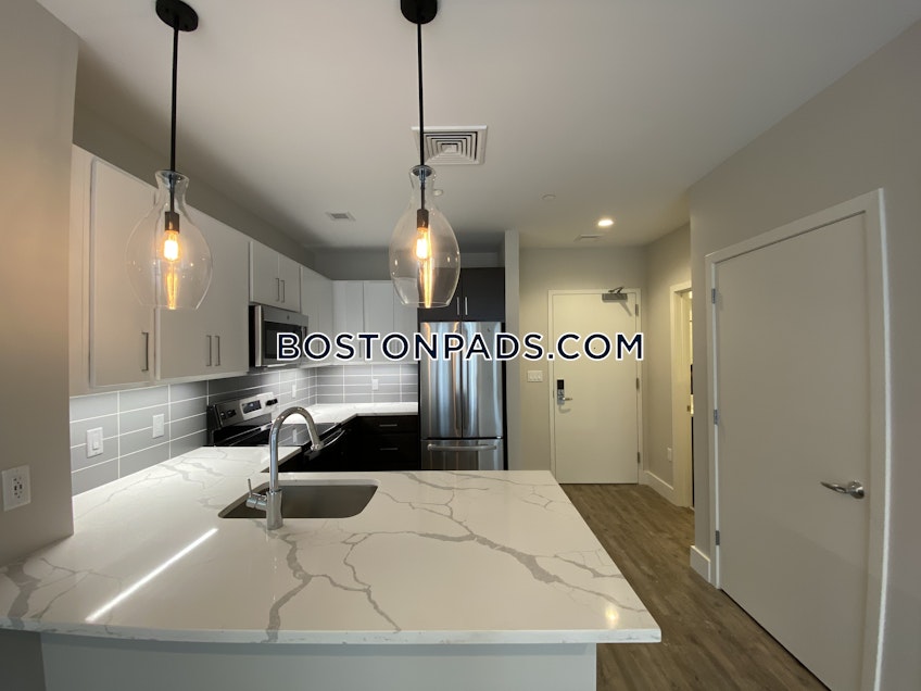 Boston - $3,423 /month