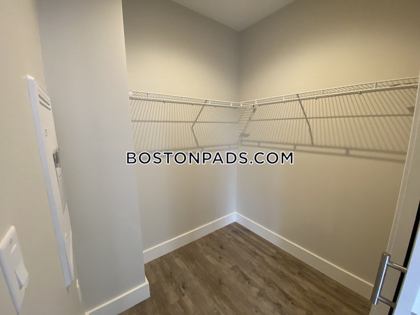 Boston - $3,430 /month