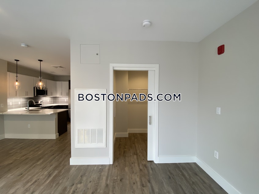 Boston - $3,430 /month