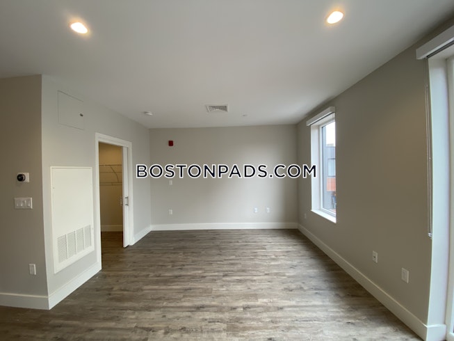 Boston - $3,706 /mo