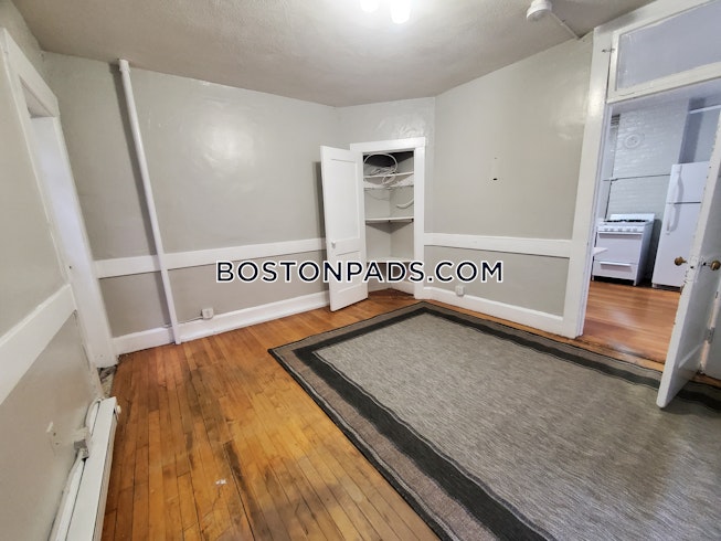 Boston - $2,000 /mo