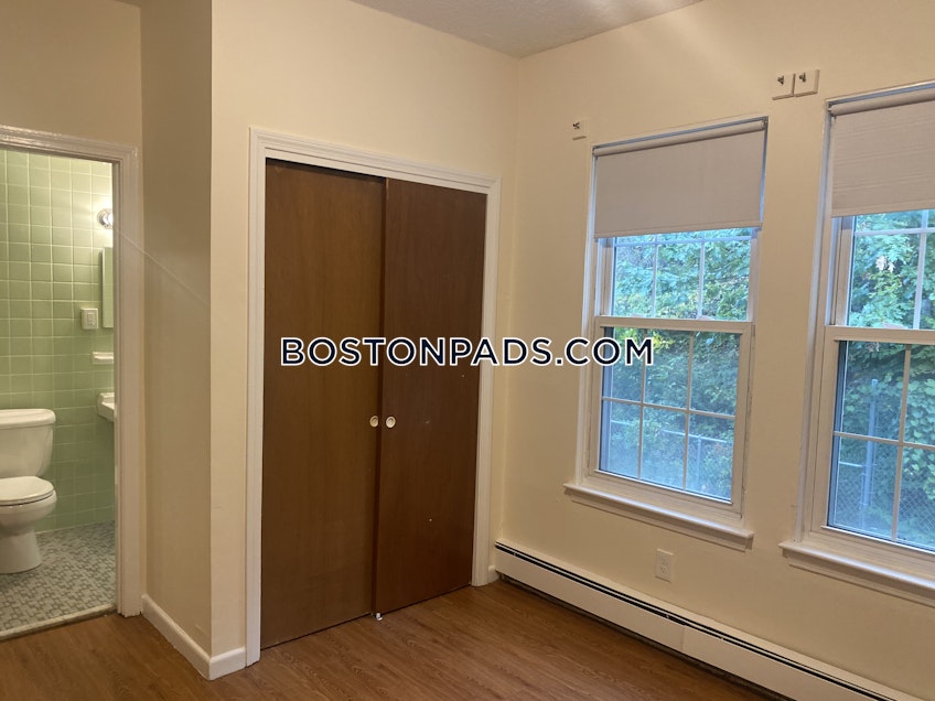 Boston - $2,200 /month