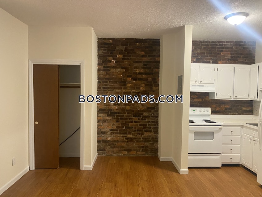 Boston - $2,200 /month