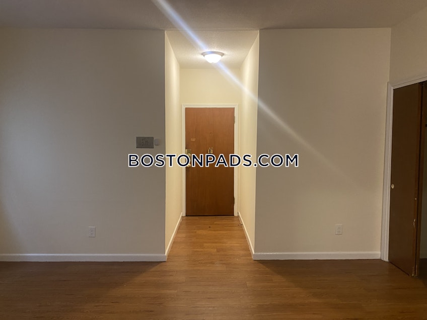 Boston - $2,200 /month