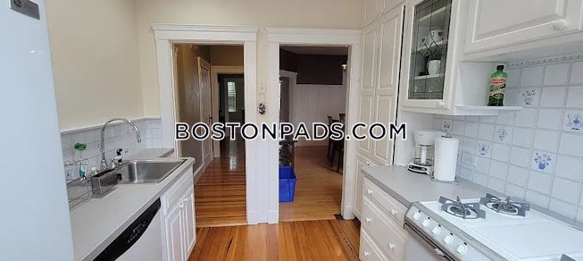 Brookline - $3,250 /mo