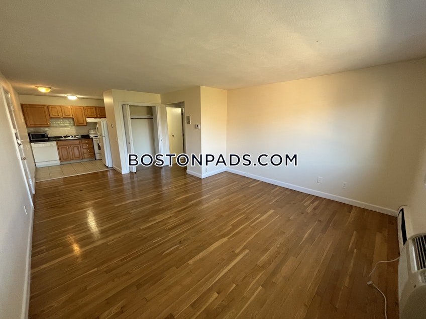 Boston - $3,600 /month