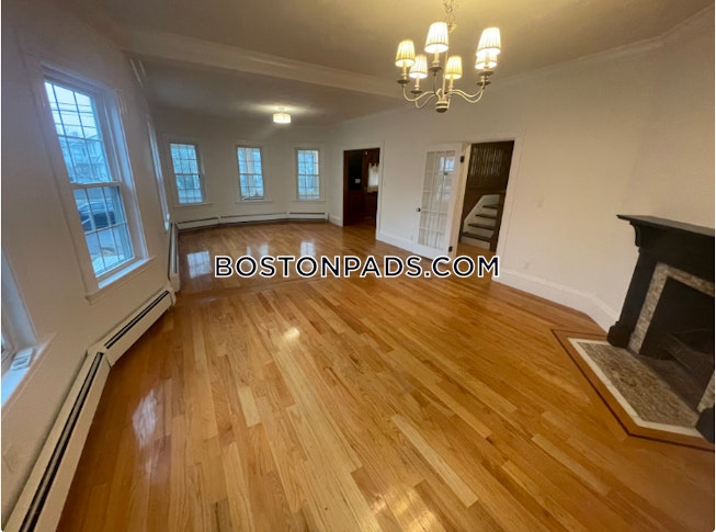 Boston - $4,600 /mo