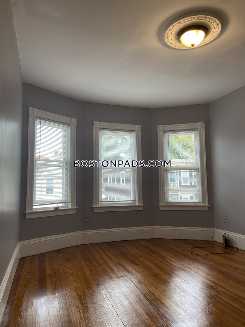 Boston - $3,100 /month