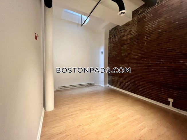 Boston - $4,200 /mo