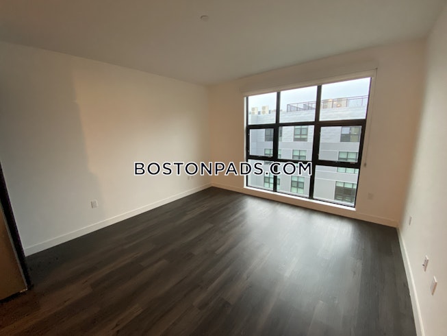 Boston - $3,136 /mo