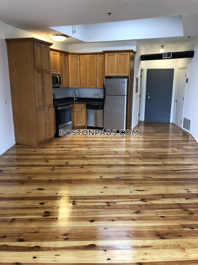 Boston - $2,675 /mo