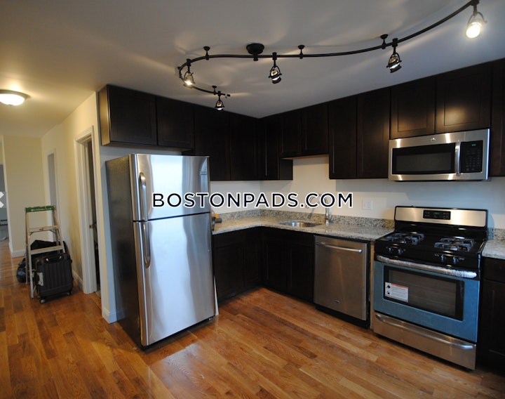 east-boston-apartment-for-rent-3-bedrooms-1-bath-boston-3050-4622379 