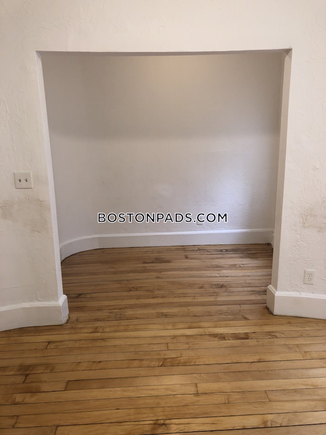 Boston - $3,200 /mo