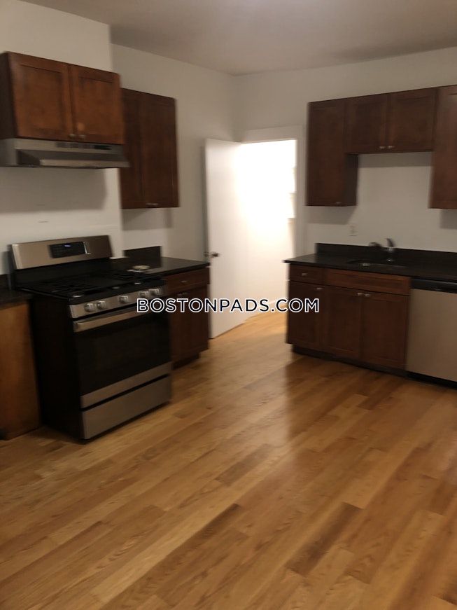 Boston - $3,200 /mo