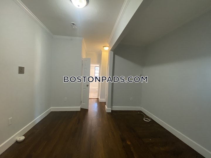 Walnut Ave. Boston picture 15