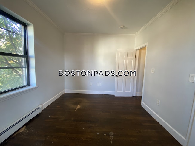 Boston - $2,495 /mo