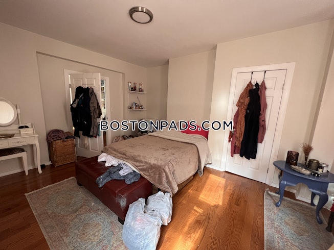 Boston - $2,100 /mo