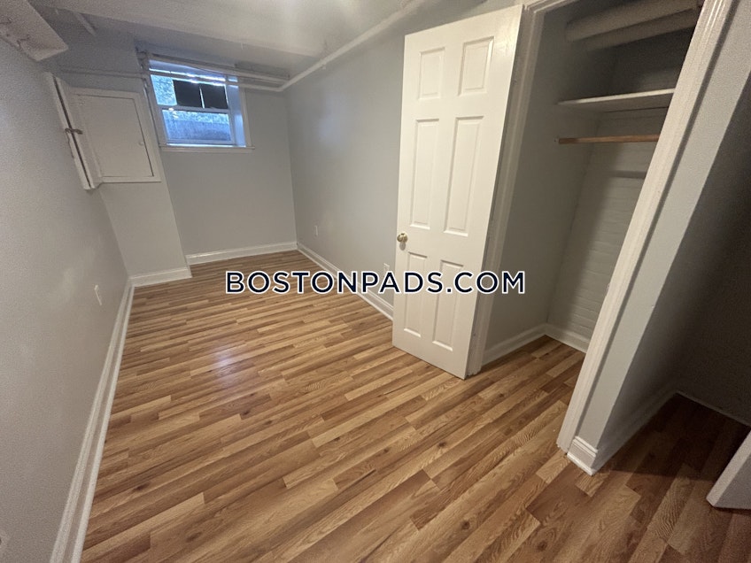 Boston - $4,475 /month