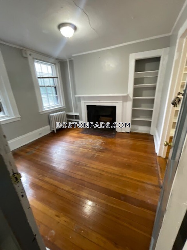 Boston - $2,800 /mo