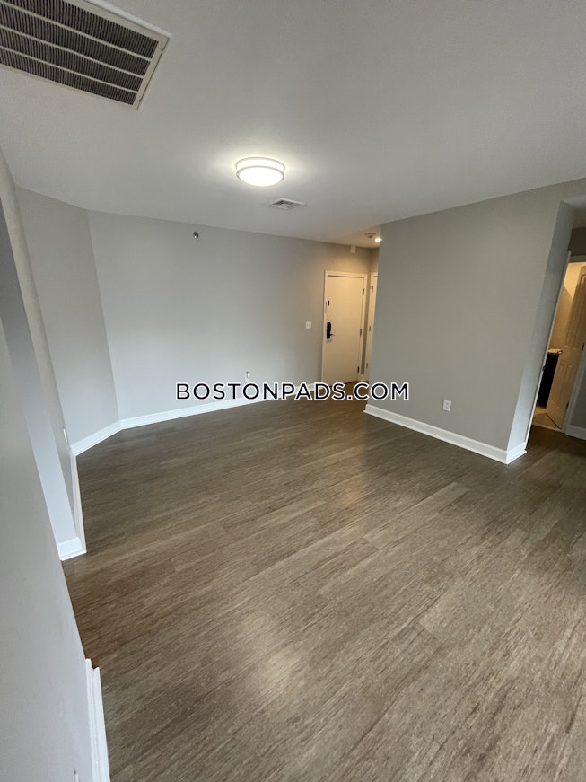 Boston - $4,779 /mo