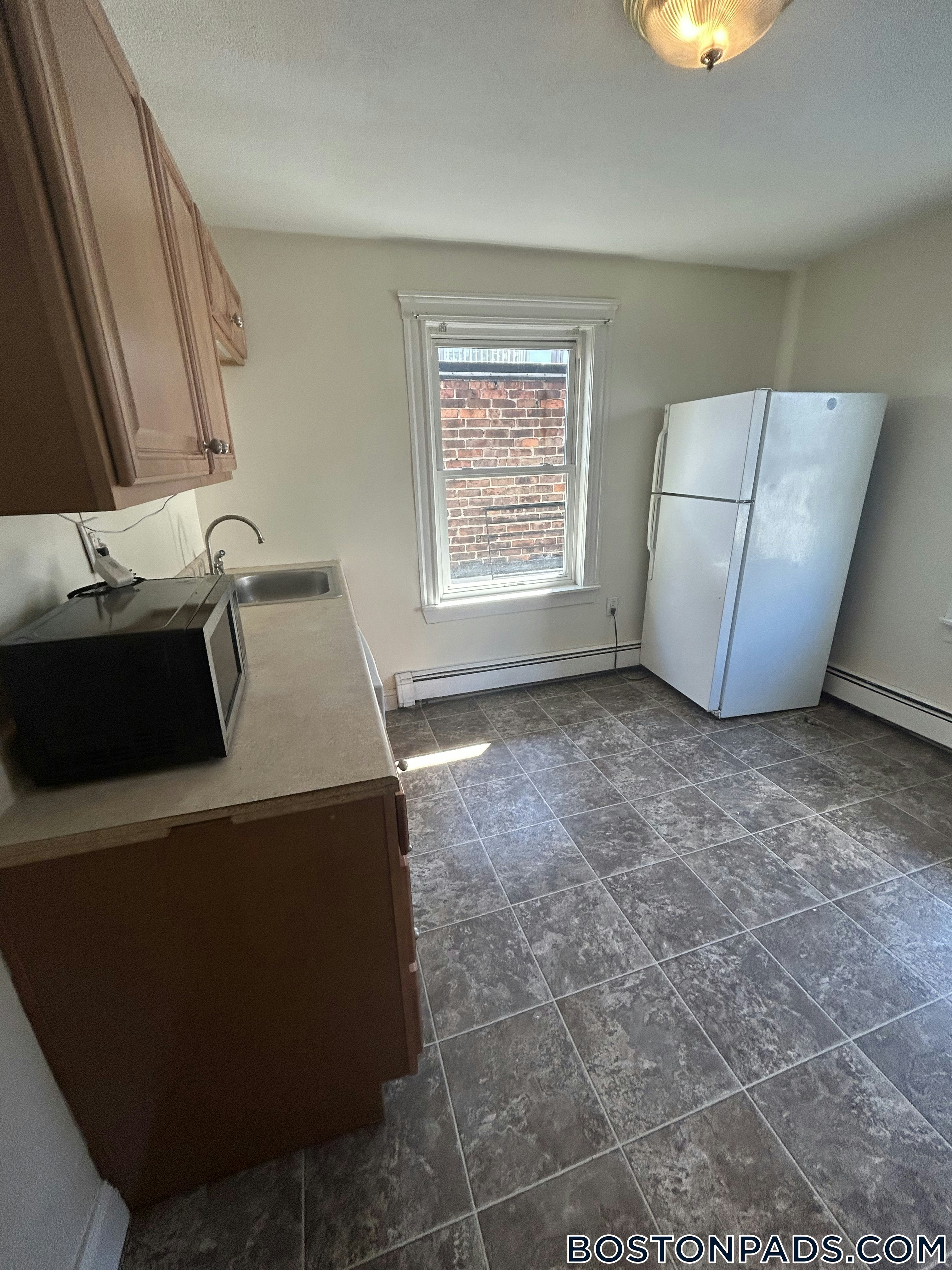 Cambridge - $2,700