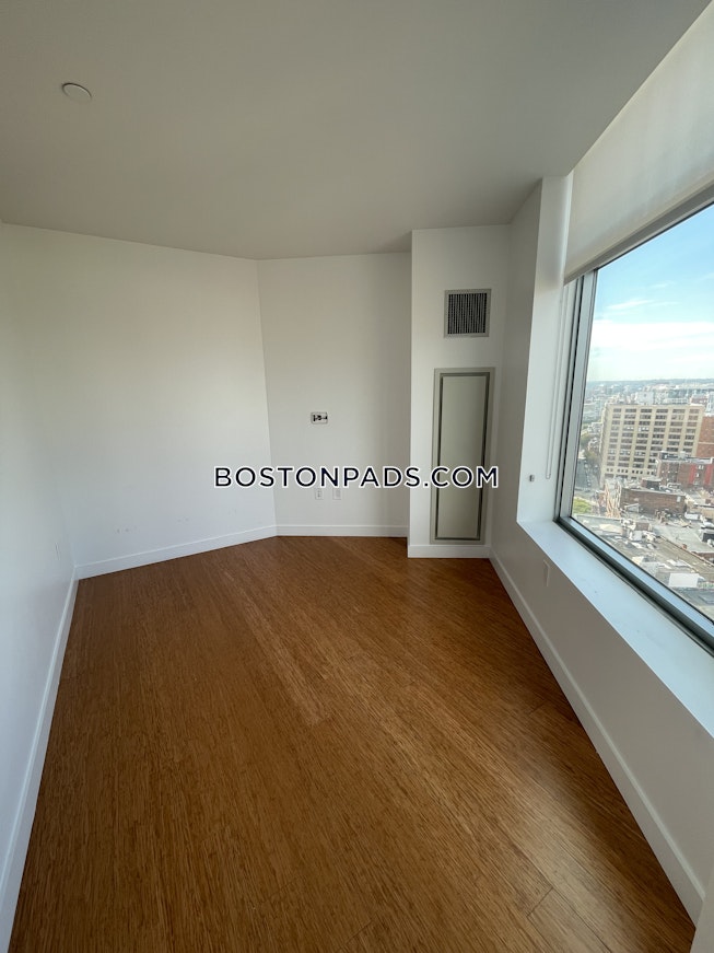 Boston - $4,614 /mo