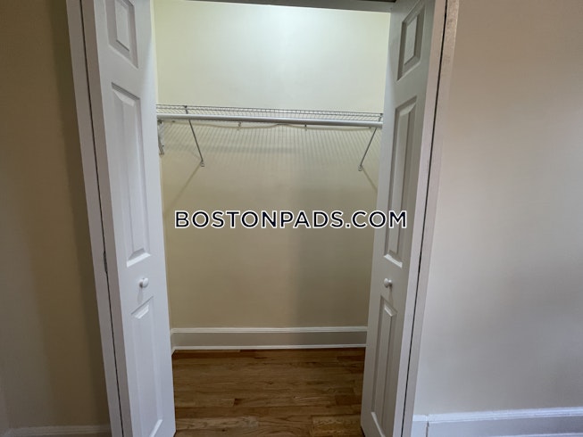 Boston - $2,995 /mo