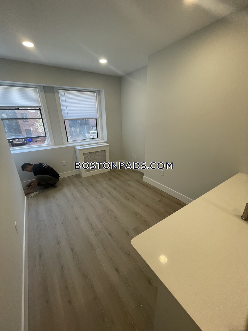 Boston - $2,950 /month