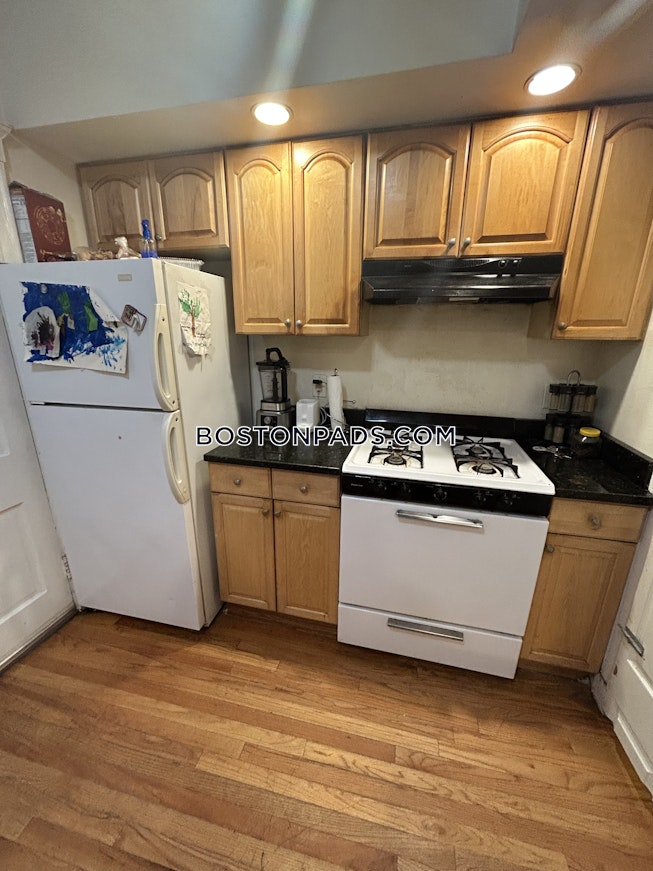 Boston - $2,275 /mo